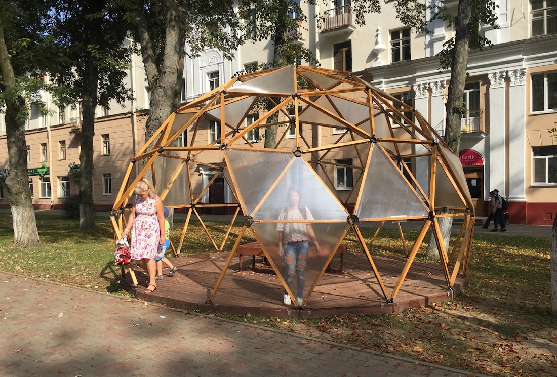 Деревянная квадросфера на детской площадке – интересный дизайн и уютное мероприятие