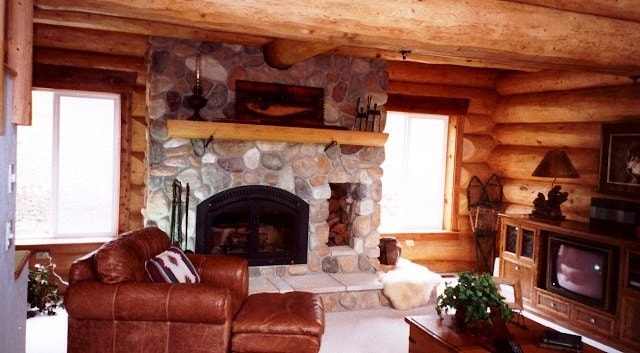 интерьеры канадских деревянных домов ручной рубки
