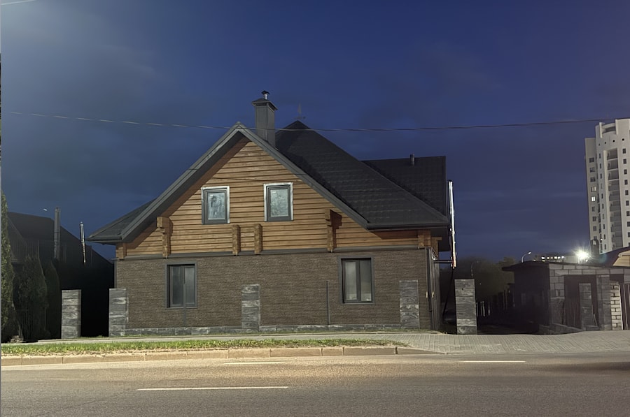 Комбинированный дом: каменный первый этаж и деревянный второй уровень