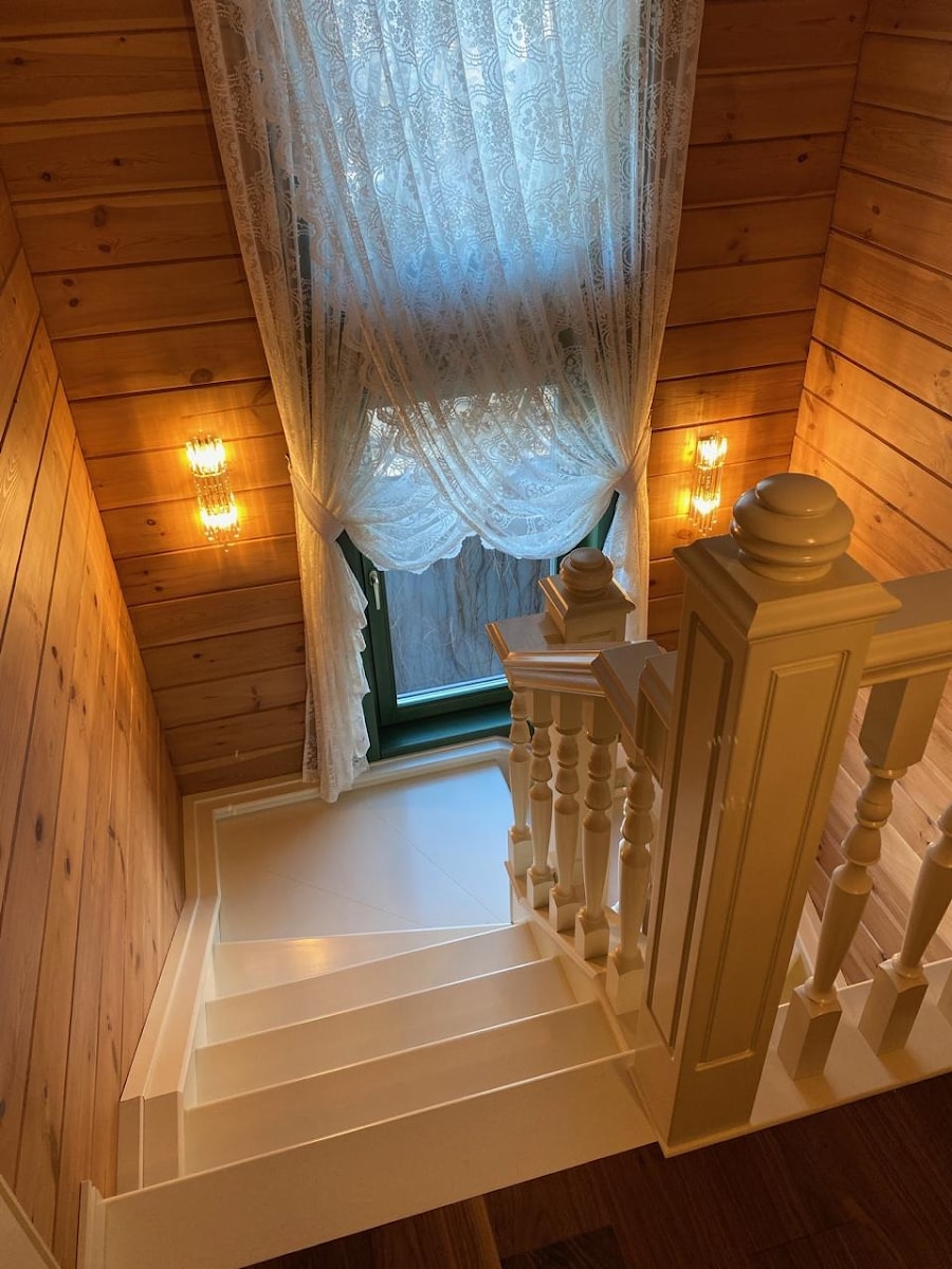 Деревянный дом, который живет вместе с хозяином - почему настоящий дом должен пахнуть деревом, а не сыростью и цементом