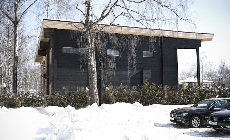Современный деревянный дом из клееного бруса с плоской кровлей "Чёрный квадрат"   